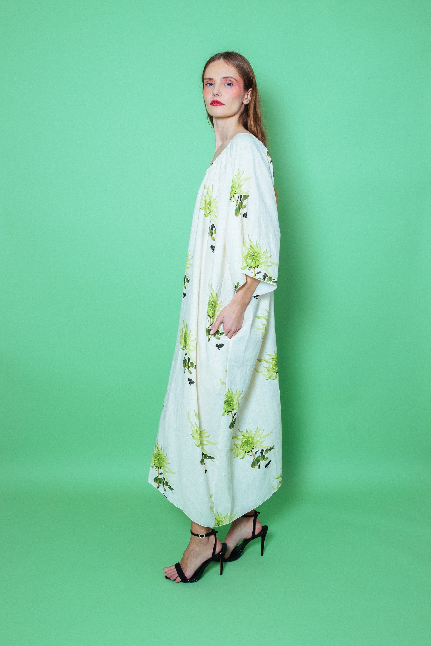 Laguna Linen Kaftan Green Chrysanthemum
